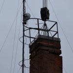 30 méteres daruval kezdték meg a kéménybontást a művelődési házon Kiskunmajsán 4
